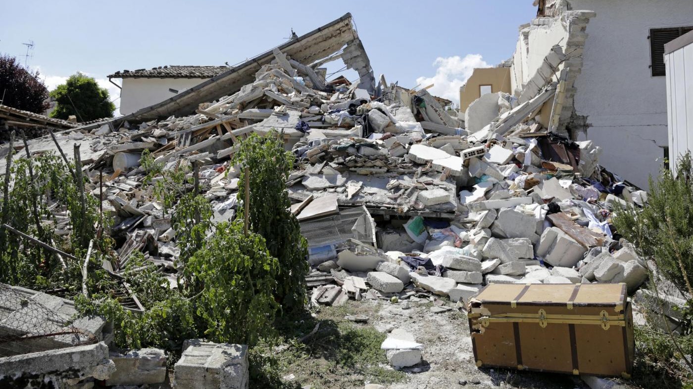 Terremoto, rimbalzano responsabilità su adeguamenti sismici Amatrice