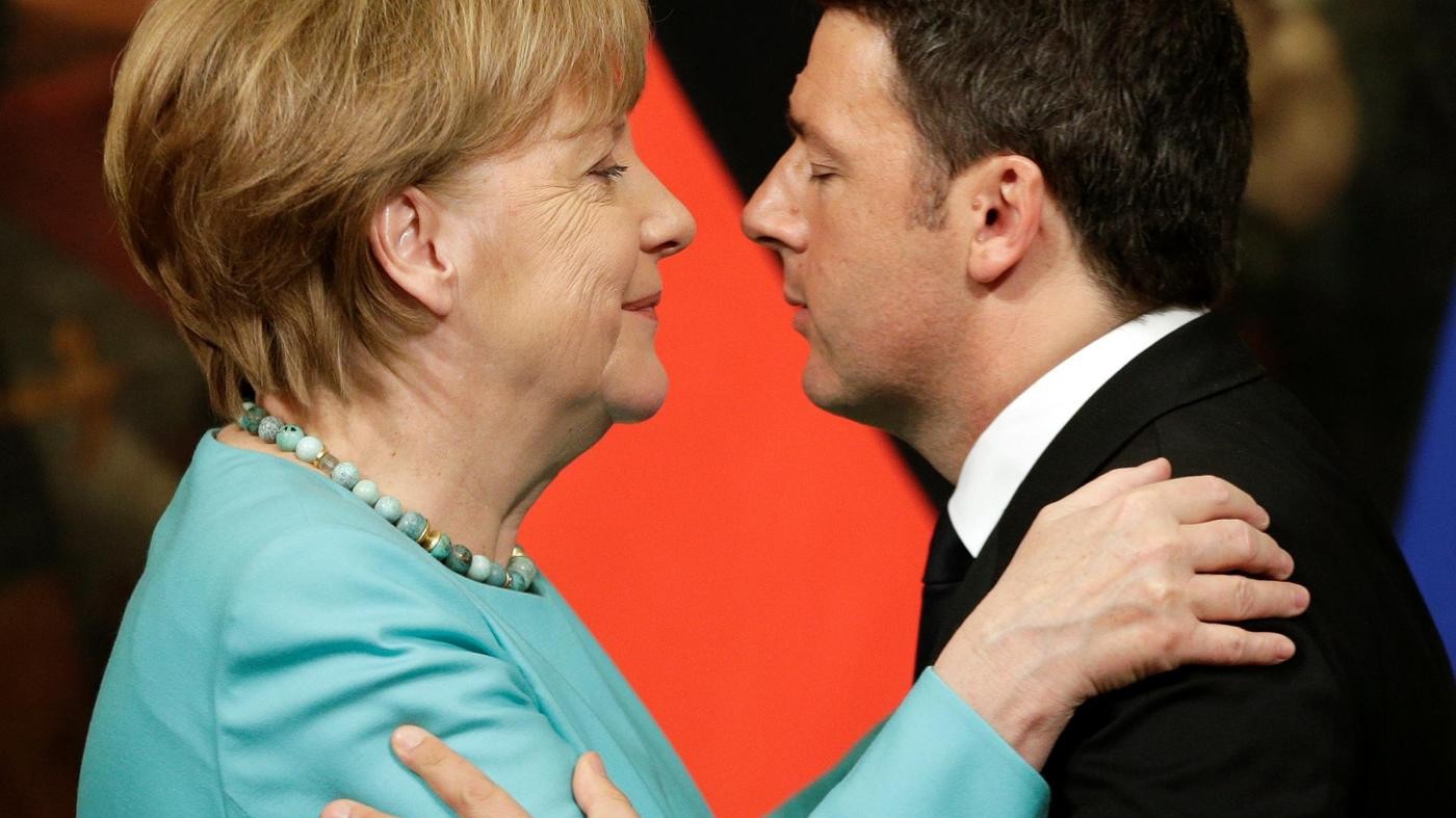 Renzi e Merkel a Maranello, la nuova Ue fa tappa in Ferrari