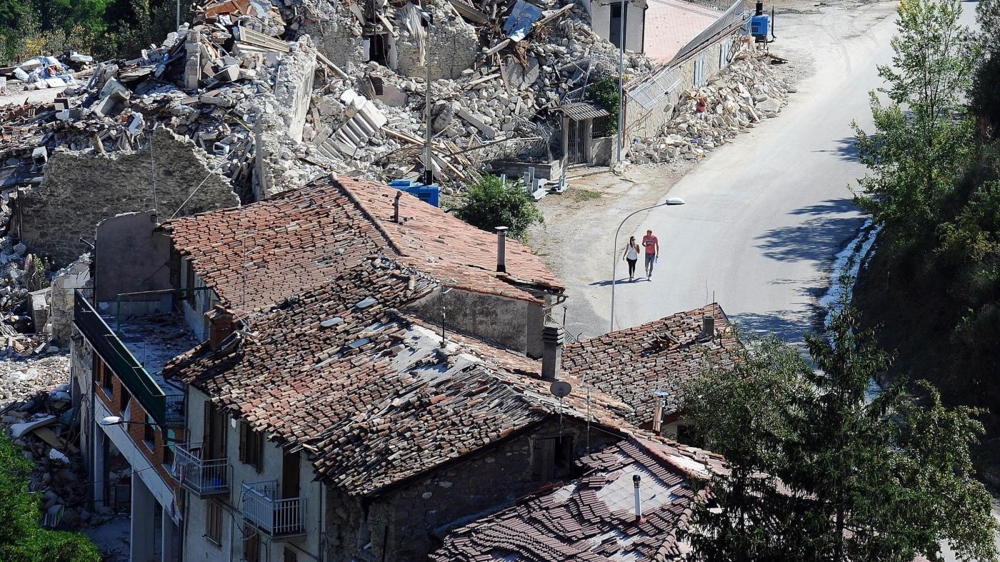 Renzi: No aumento benzina e azzardo per ricostruzione sisma