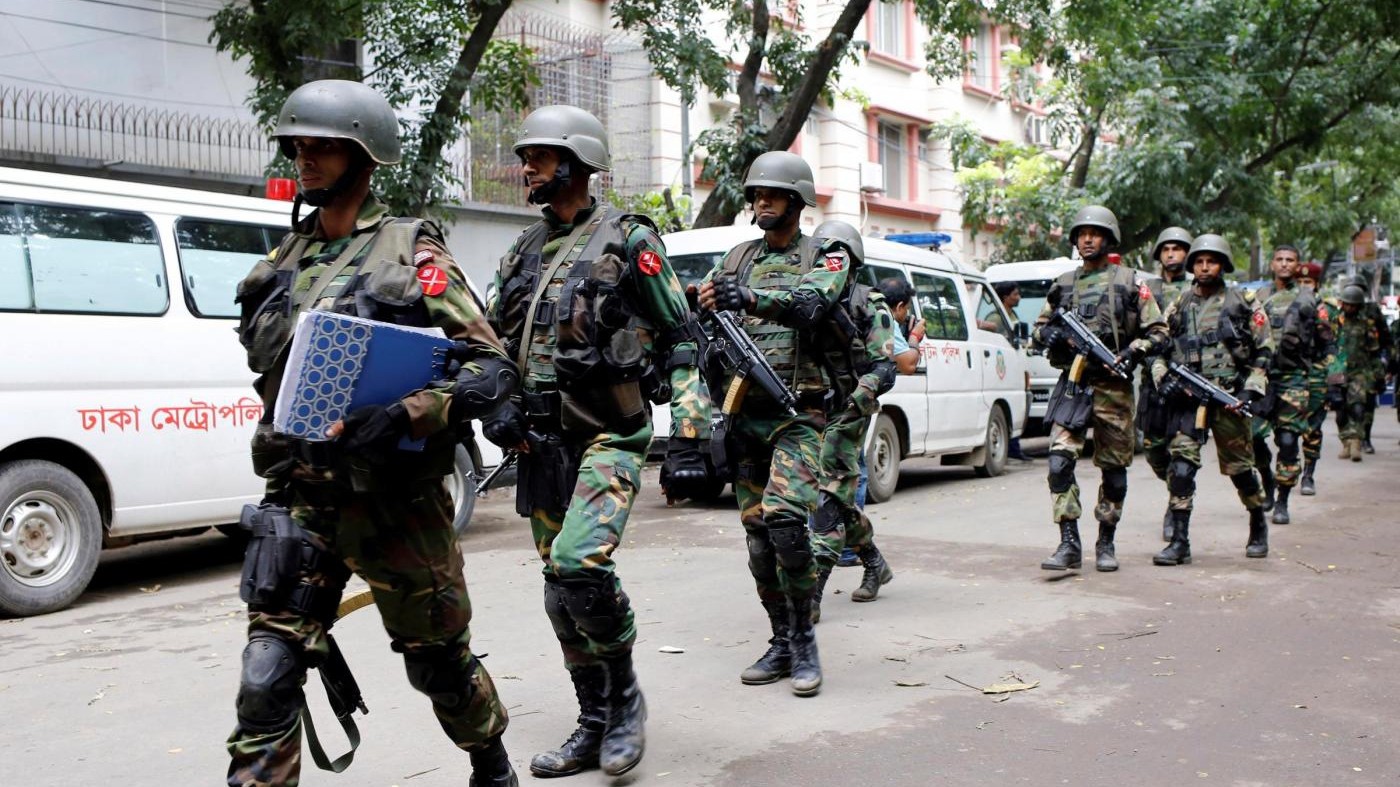 Bangladesh, uccisi nove jihadisti legati alla strage di Dacca