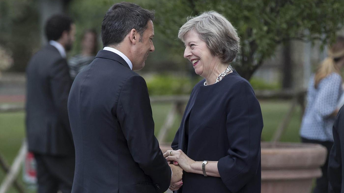 Renzi: Brexit pagina triste. May: Ma i legami restano