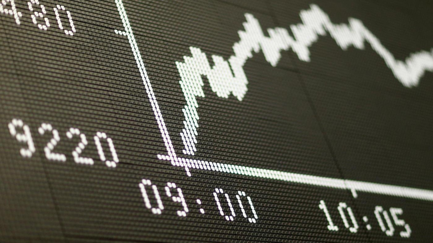 Borsa, Piazza Affari chiude in rialzo, volano Telecom e Stm