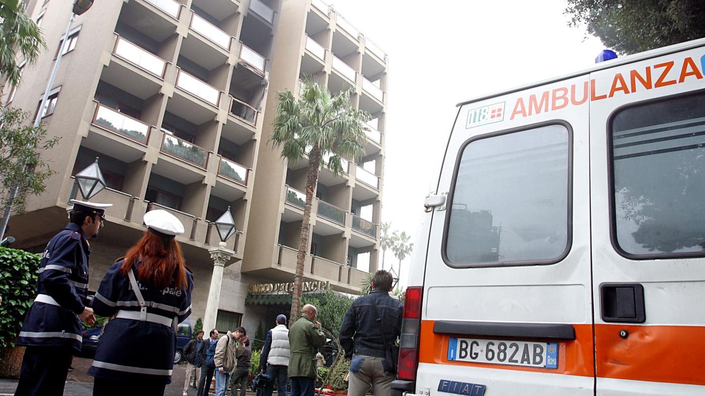 Tragedia a Livorno: morta bimba lasciata in auto al sole per ore