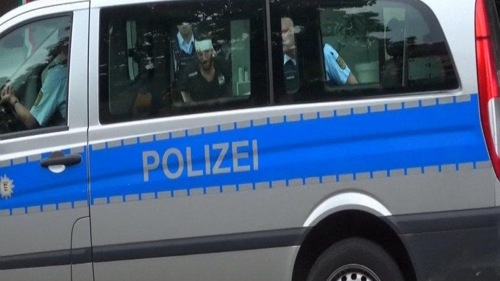 Germania, evacuato centro commerciale: sospetto in fuga