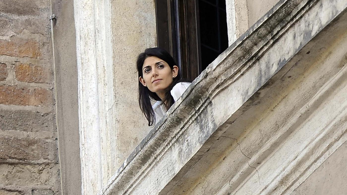 Rifiuti, Raggi: Ama? 600 milioni di debiti, va riorganizzata