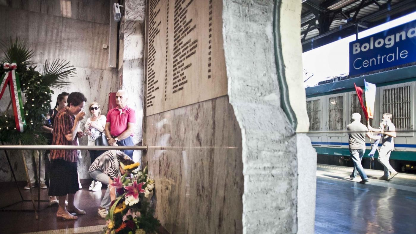 Bologna, 36 anni fa strage stazione. Oggi corteo contro terrorismi