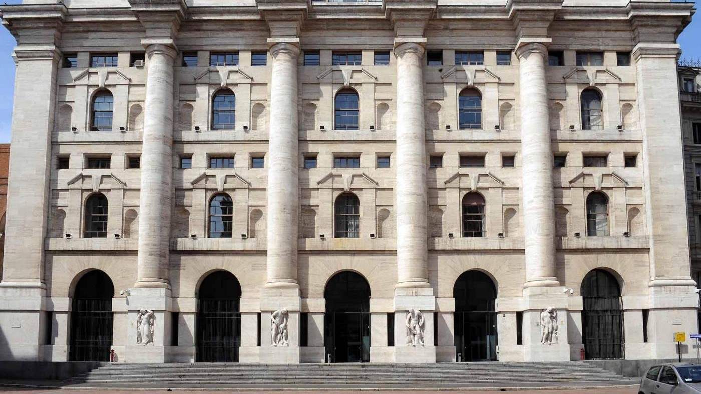 Tonfo di Piazza Affari, Borsa a -2,76% : crollano i bancari