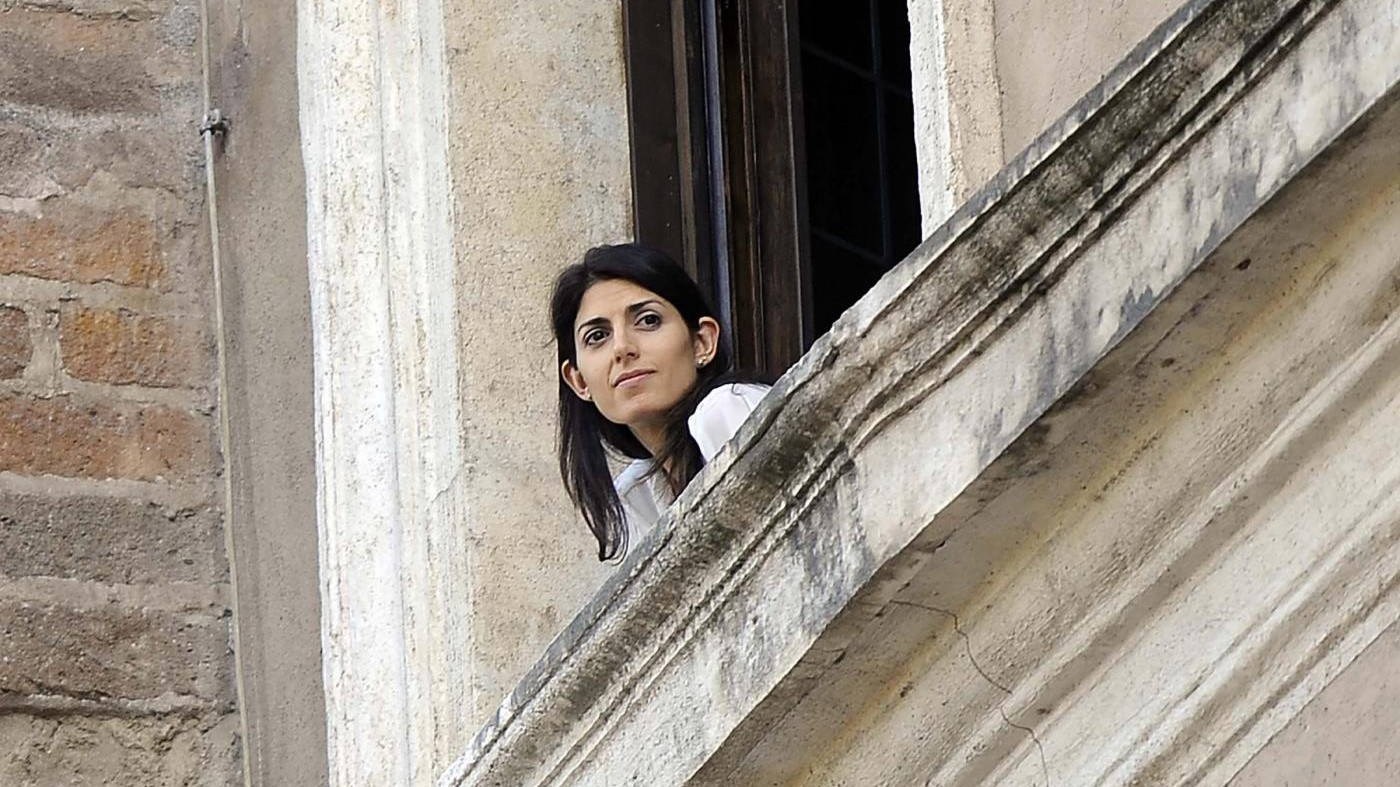 Roma, pm chiede archiviazione inchiesta consulenze Raggi