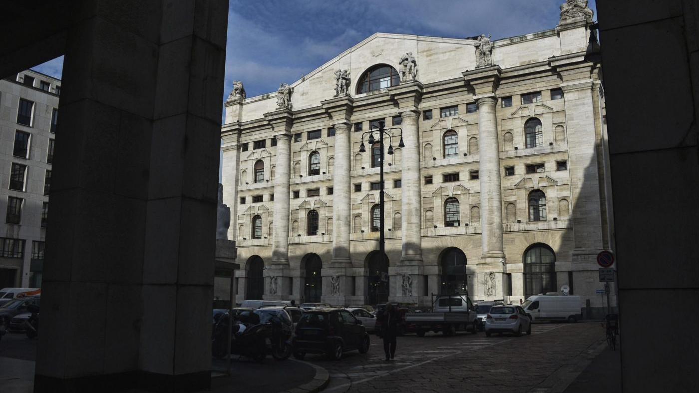 Borsa, Milano chiude in rialzo nel giorno di Bank of England