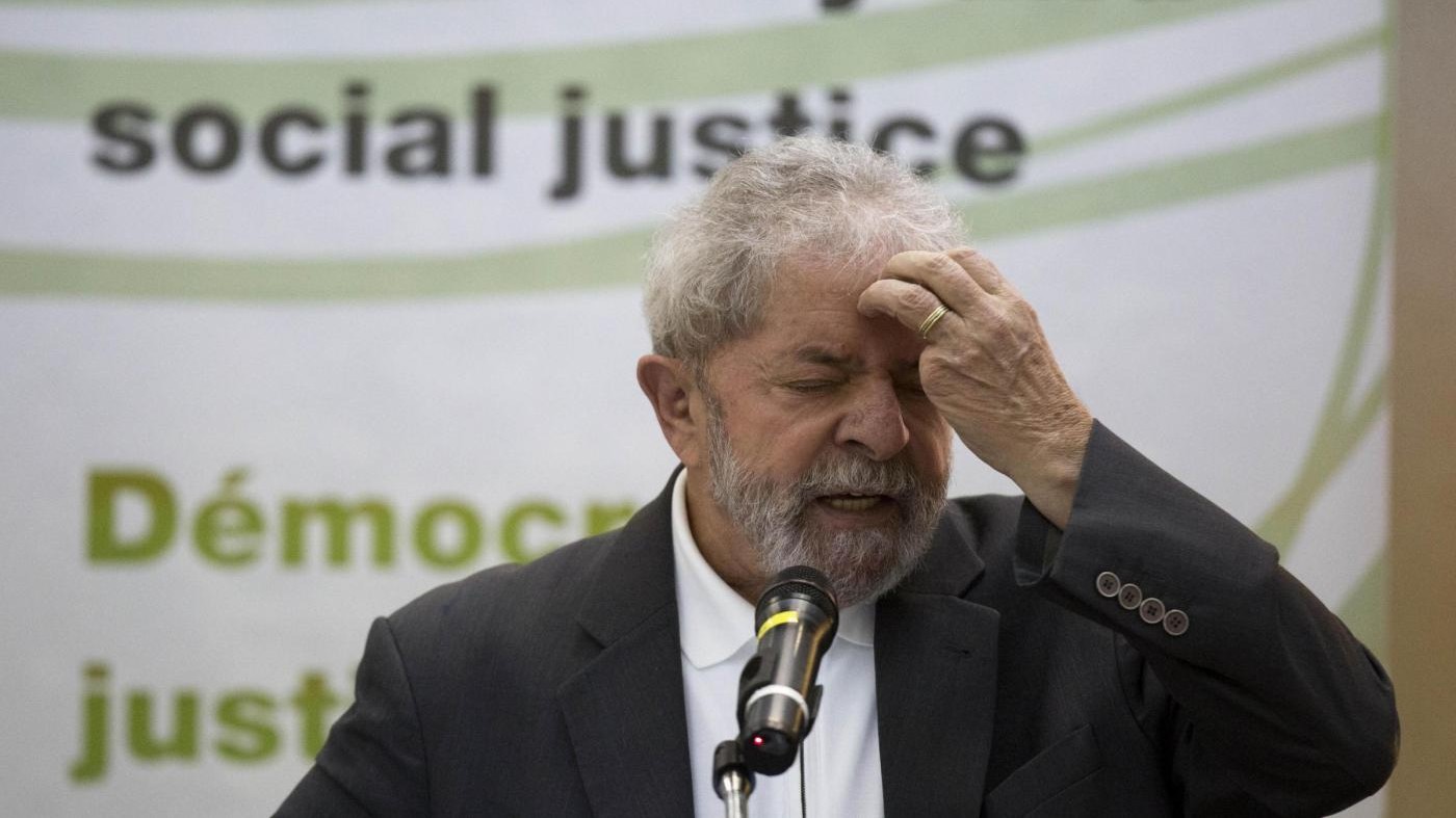 Brasile, Procura: Lula ‘partecipò attivamente’ in corruzione Petrobras