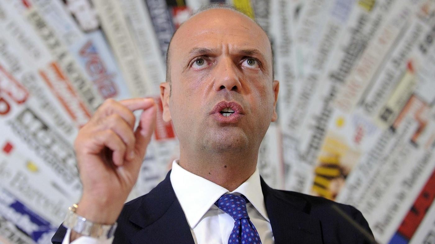 Pakistano espulso ad Alfano: Lasciatemi tornare in Italia