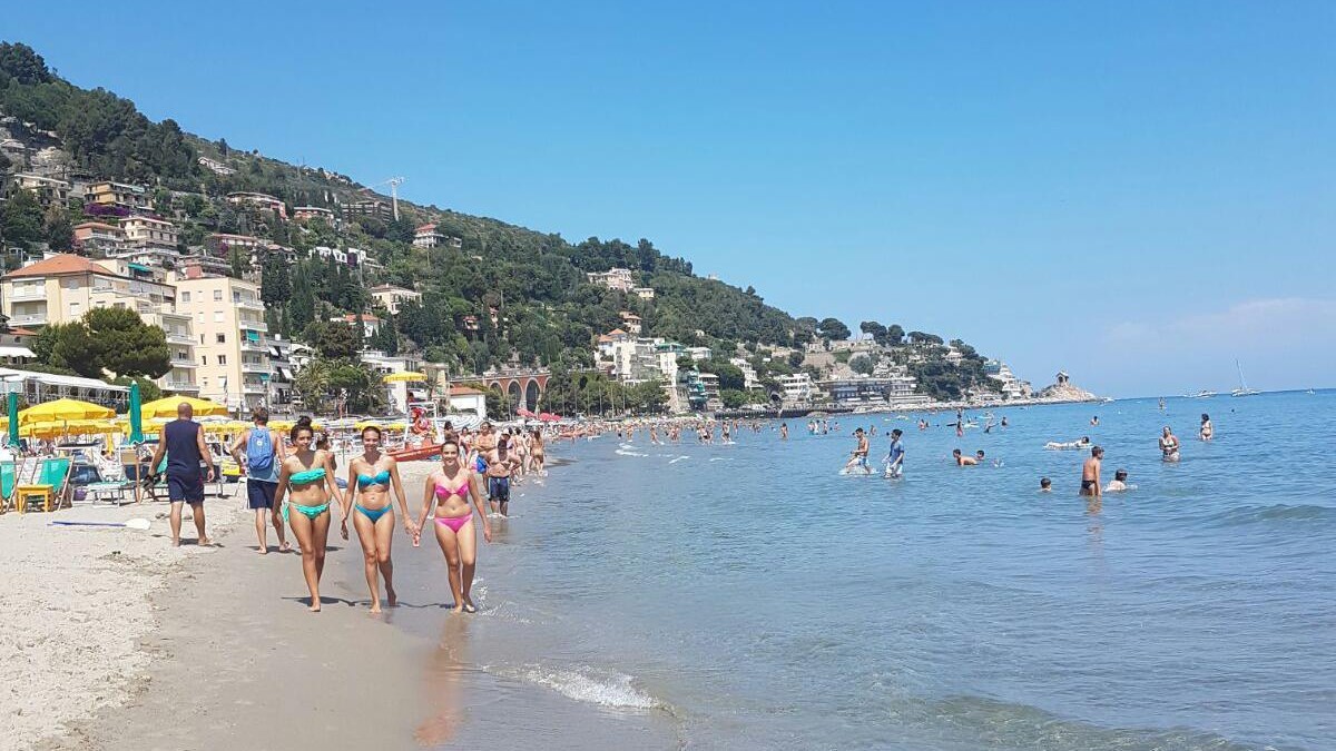 Estate, 33 milioni di italiani in vacanza: +9,5%