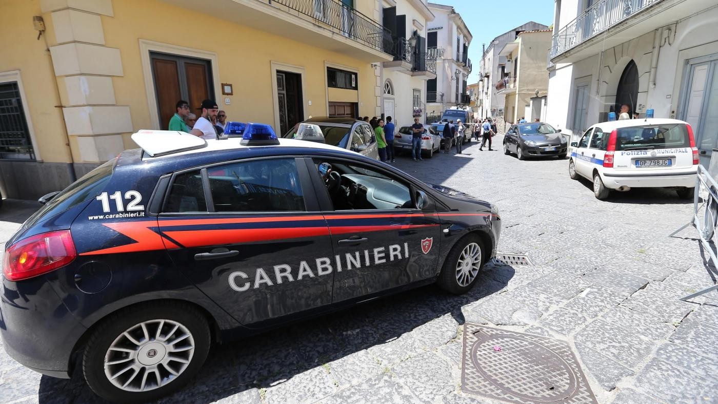 Caserta, bimba di 3 anni ferita da colpo pistola vicino cimitero