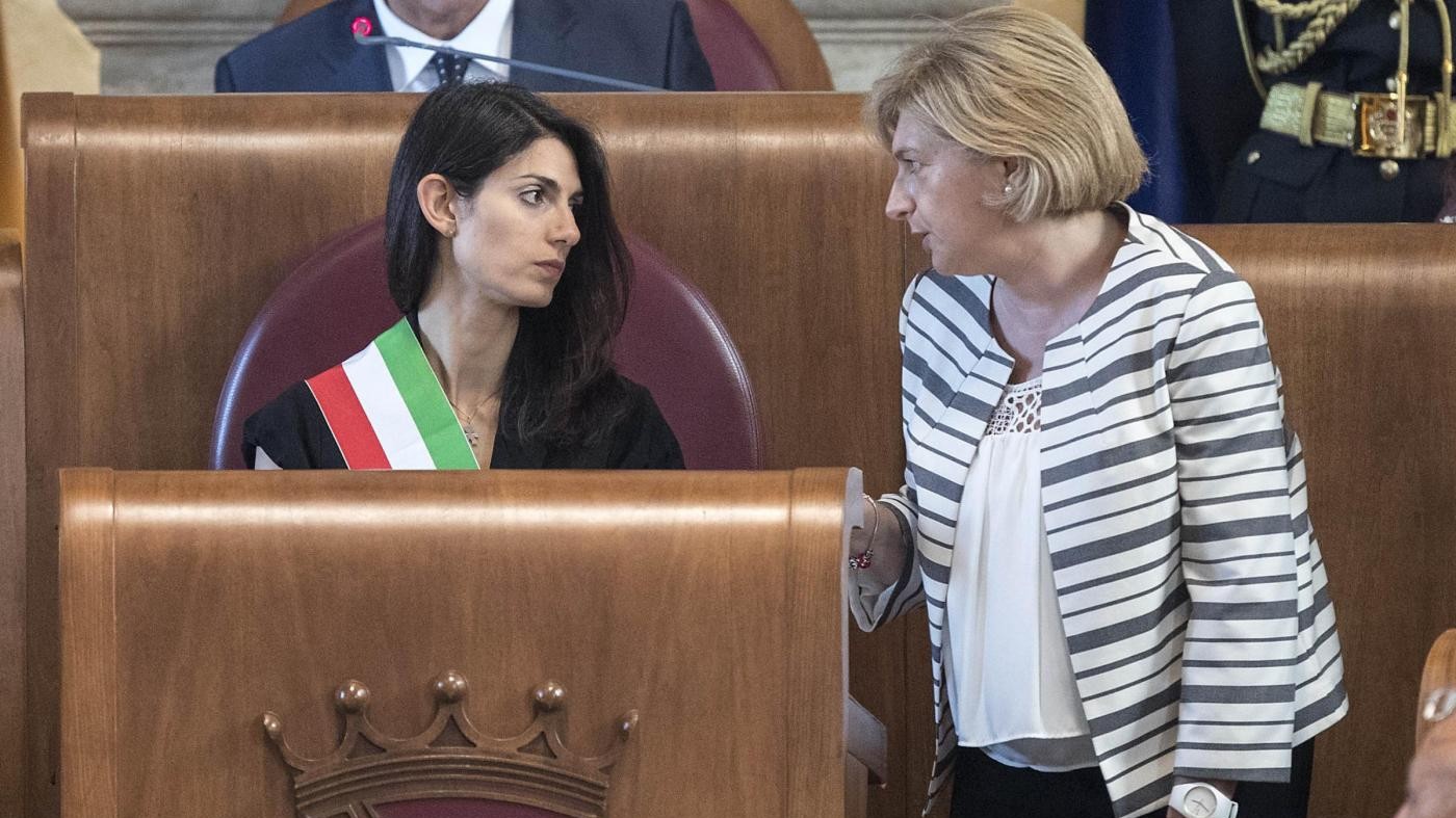 Raggi posta foto con Muraro: Ce la faremo!