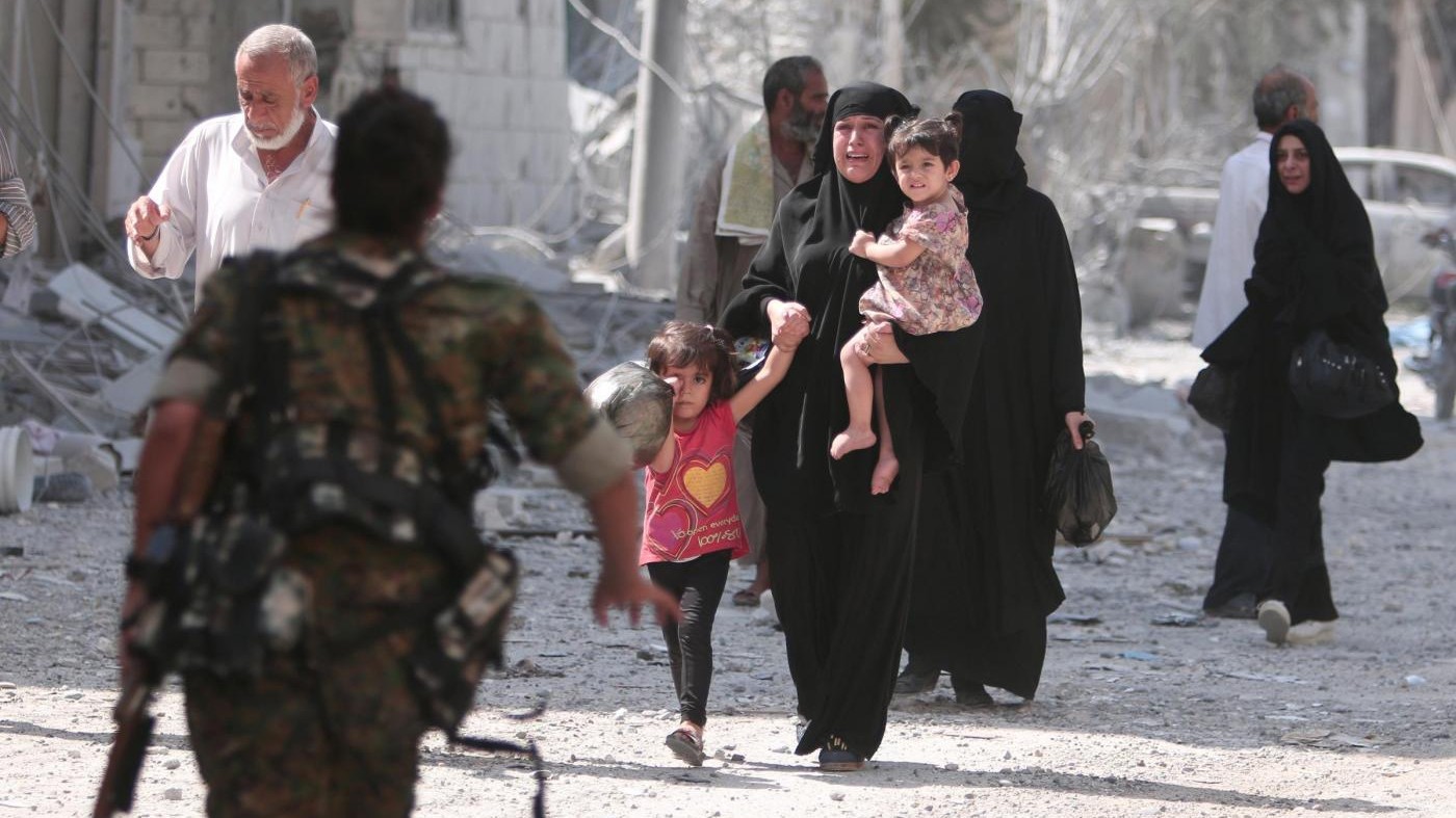 Siria, 2mila civili rapiti dall’Isis a Manbij: usati come scudi umani