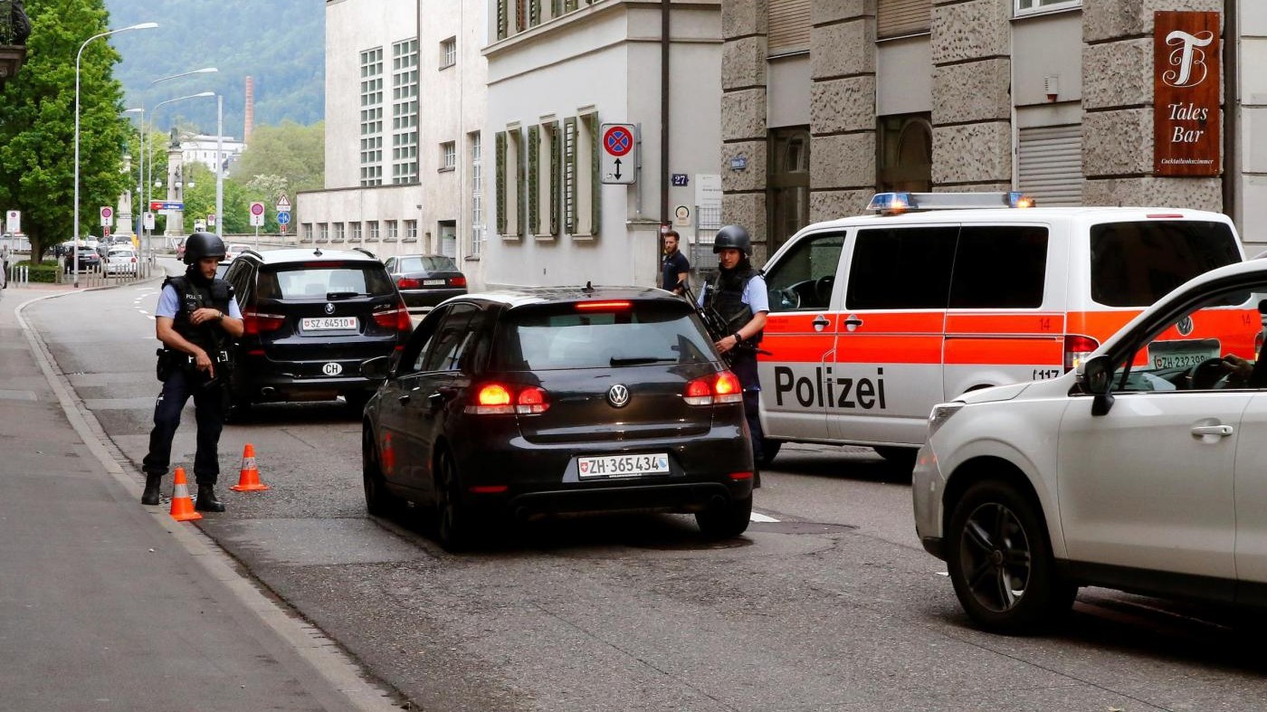 Svizzera, attacca con coltello i passeggeri di un treno: 7 feriti