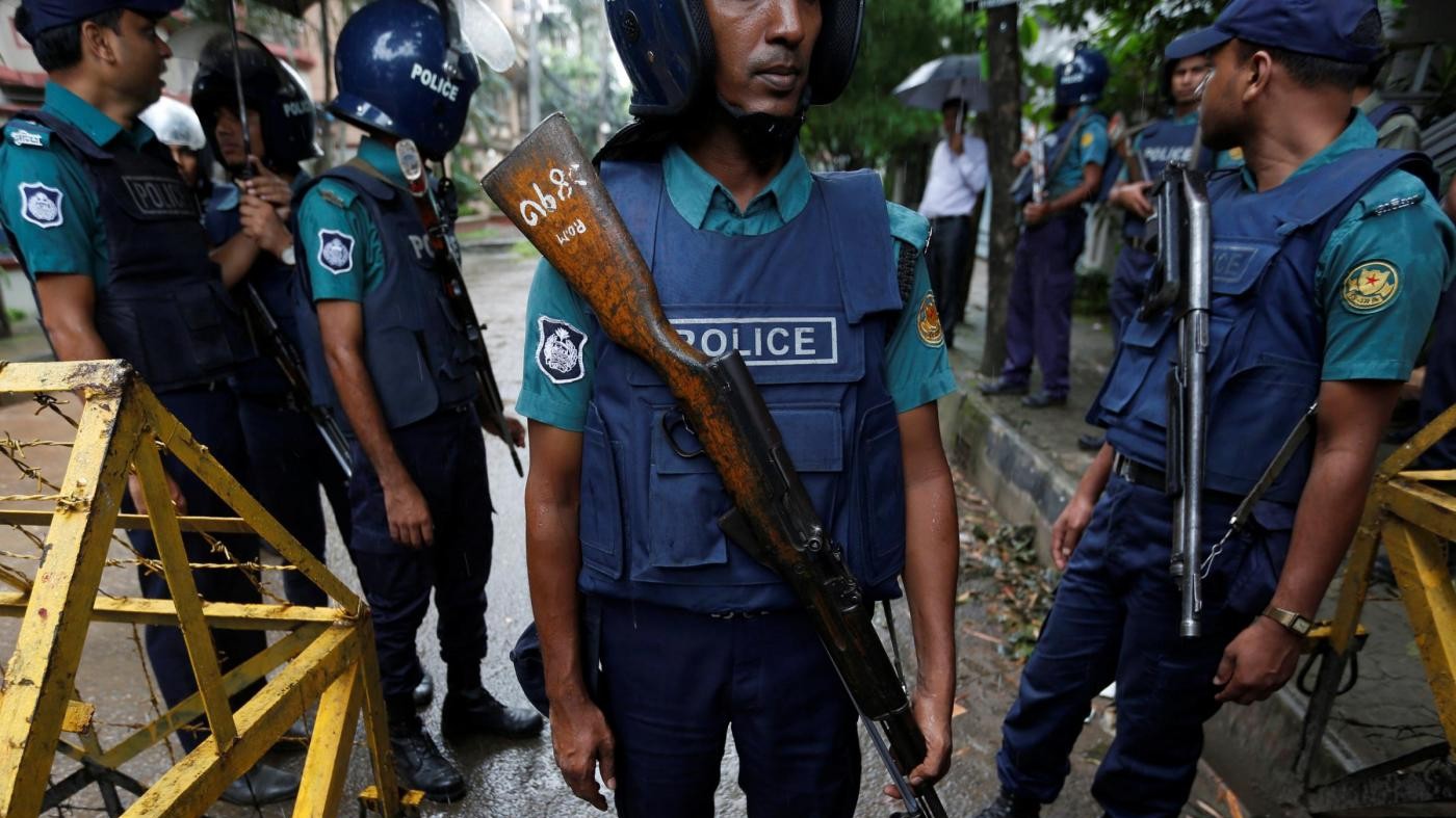 Bangladesh, ministro: Isis non c’entra, nessuna richiesta dagli assalitori