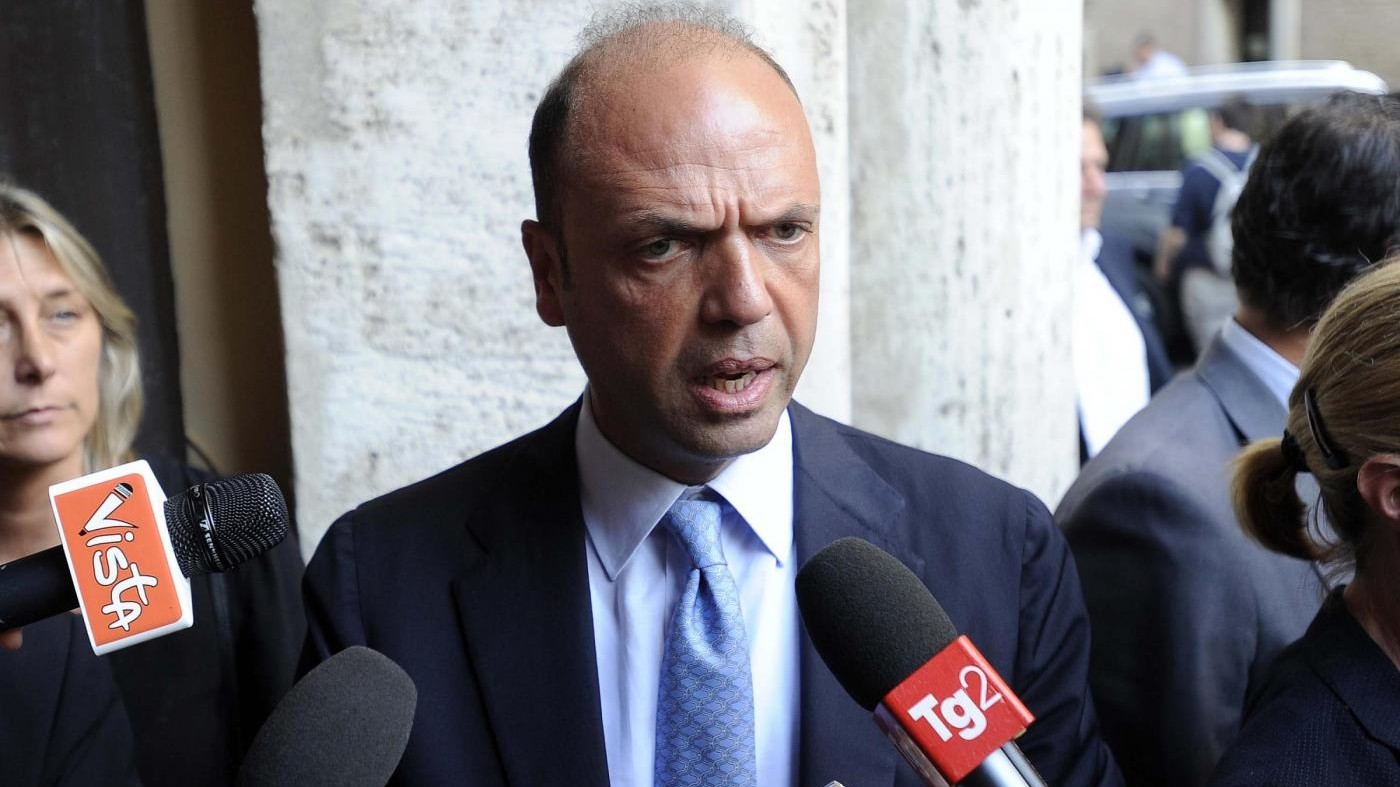 Tangenti e politica, nelle carte spuntano Alfano e il fratello