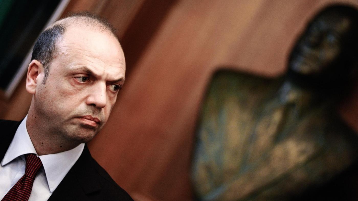 Tangenti Roma, nelle carte padre Alfano. Lui: Barbarie illegale