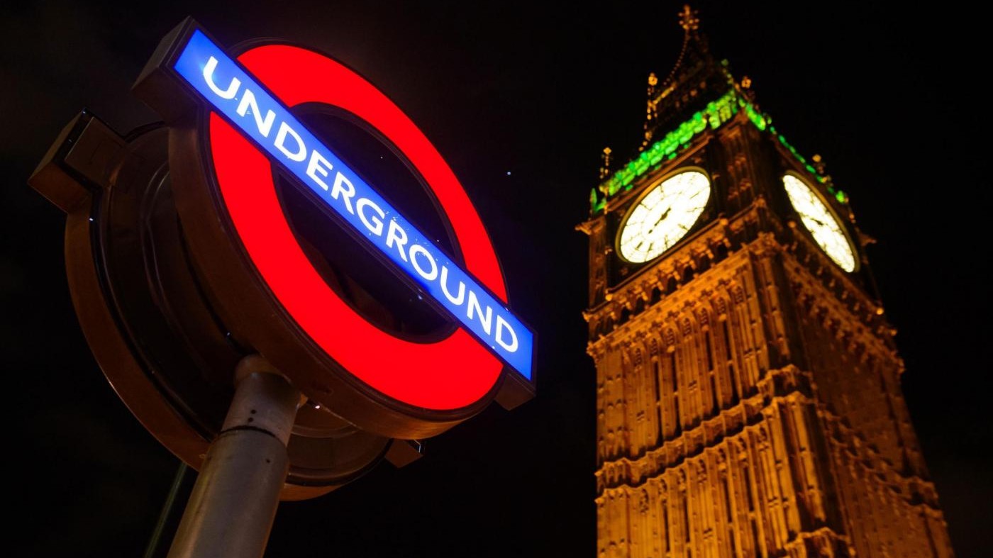 Regno Unito, evacuata metro di Londra per allarme sicurezza