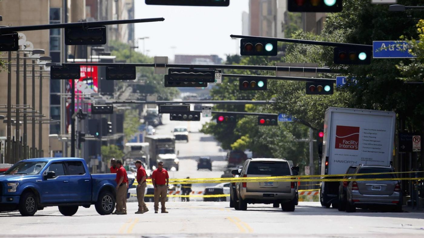 Usa, polizia uccide afroamericano a Houston. Obama: Ridurre armi
