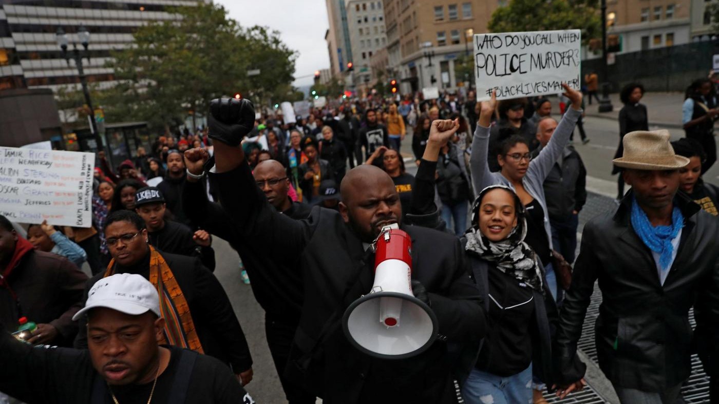 Usa, 200 arresti per proteste contro polizia: 5 agenti feriti