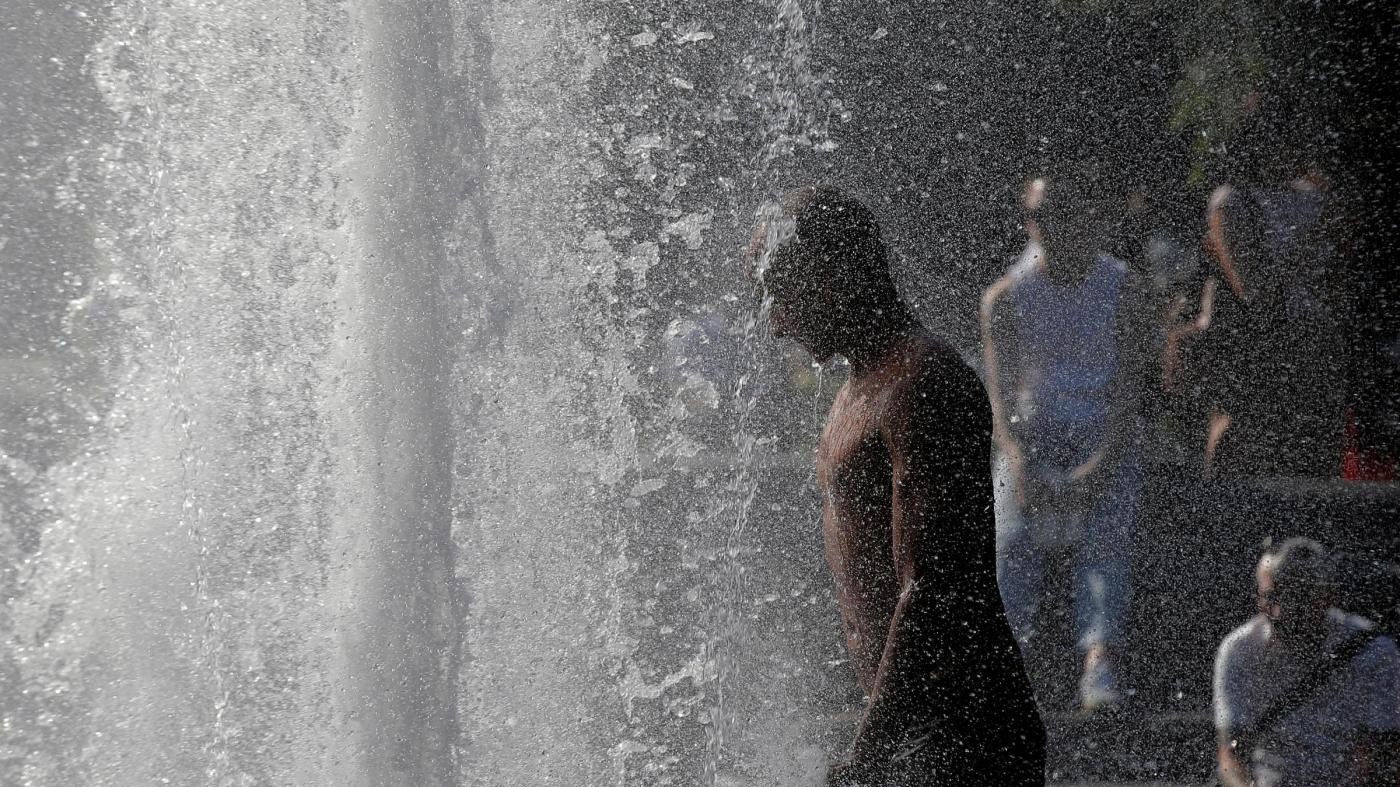 Oggi e domani apice dell’afa, da mercoledì temperature in calo