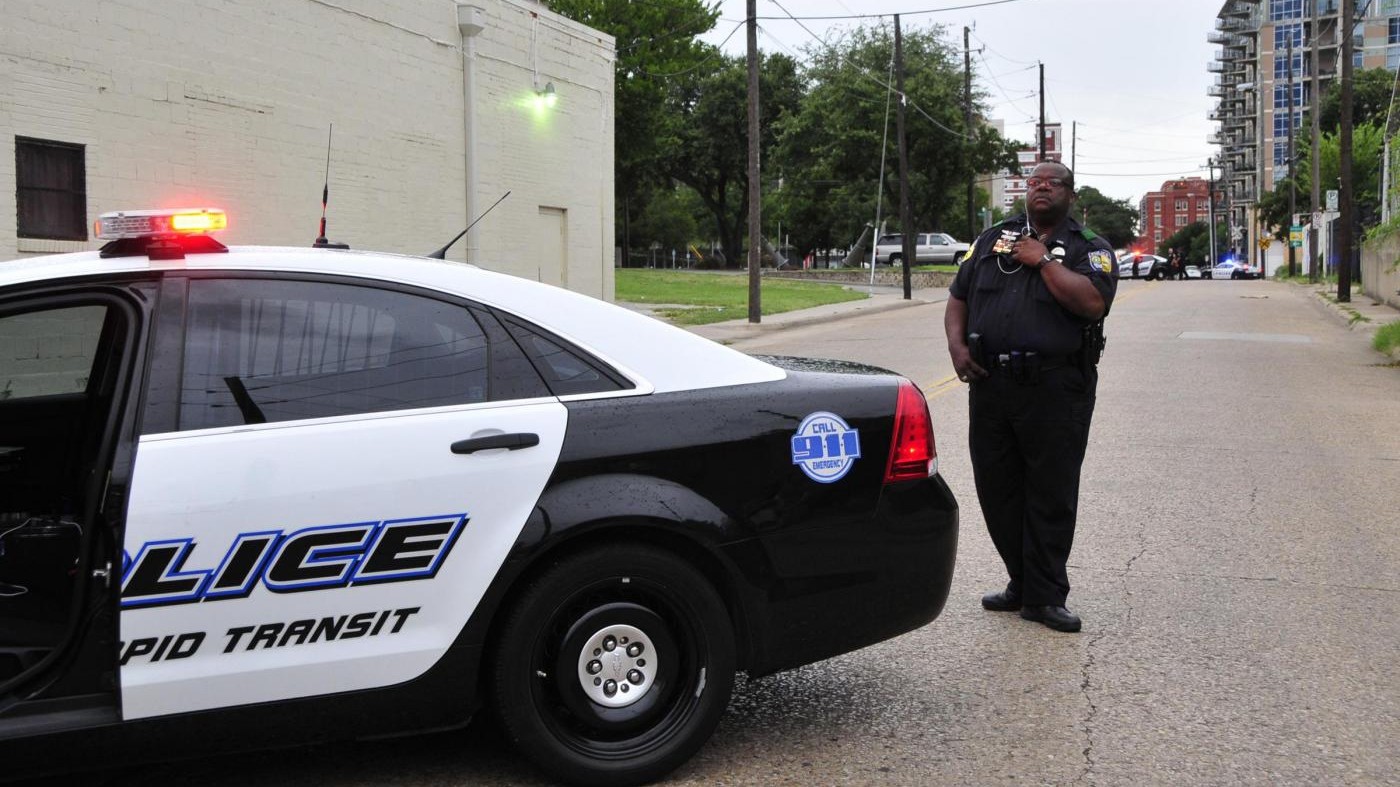 Strage di Dallas, madre assalitore: Deluso dall’esercito