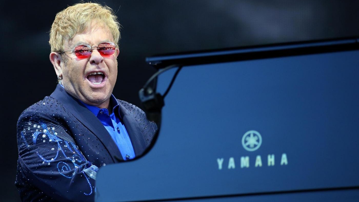 Questa sera Elton John live a Pompei: anche diretta su Radio2