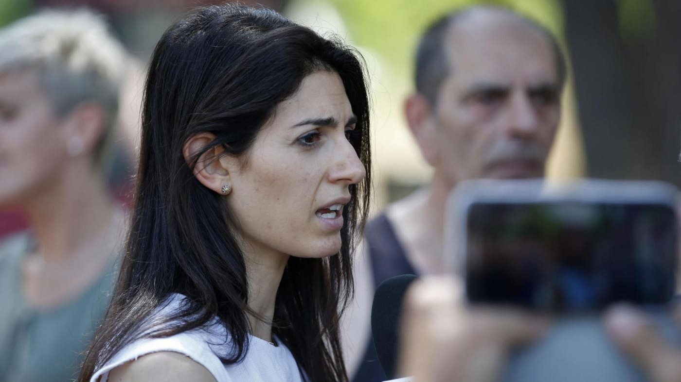Roma, pulizia del Lungotevere: attesa sindaca Raggi