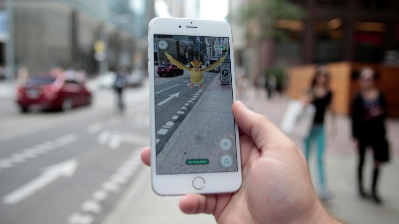 Allarme Telefono Azzurro: Con Pokemon Go rischi adescamento bimbi