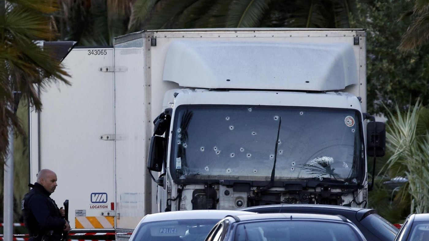 Nizza, identificato attentatore: è Mohamed Lahouaiej Bouhlel
