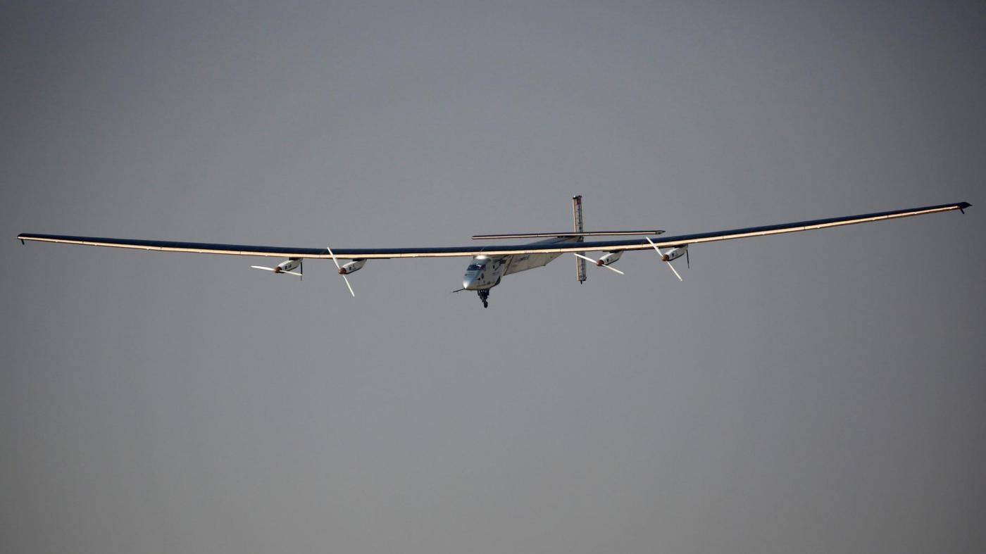 Egitto,Solar Impulse pospone ultima tappa per mal di stomaco del pilota