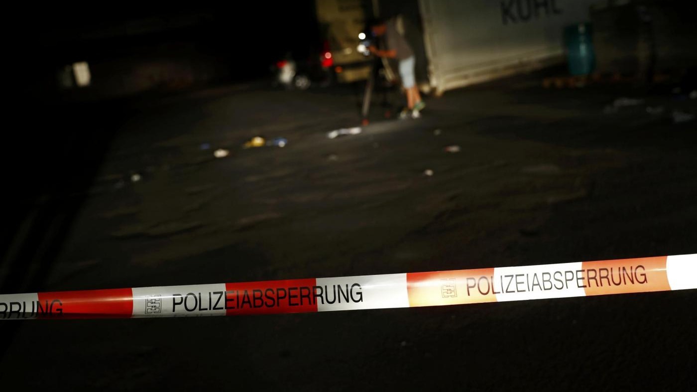 Germania, 17enne ferisce con ascia 4 persone. L’Isis rivendica