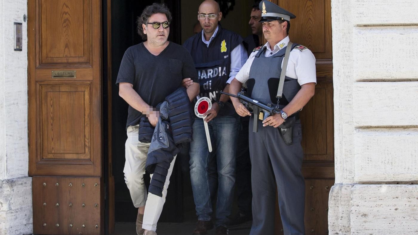 Ricucci arrestato, pm accusano: Donne e regali per una sentenza