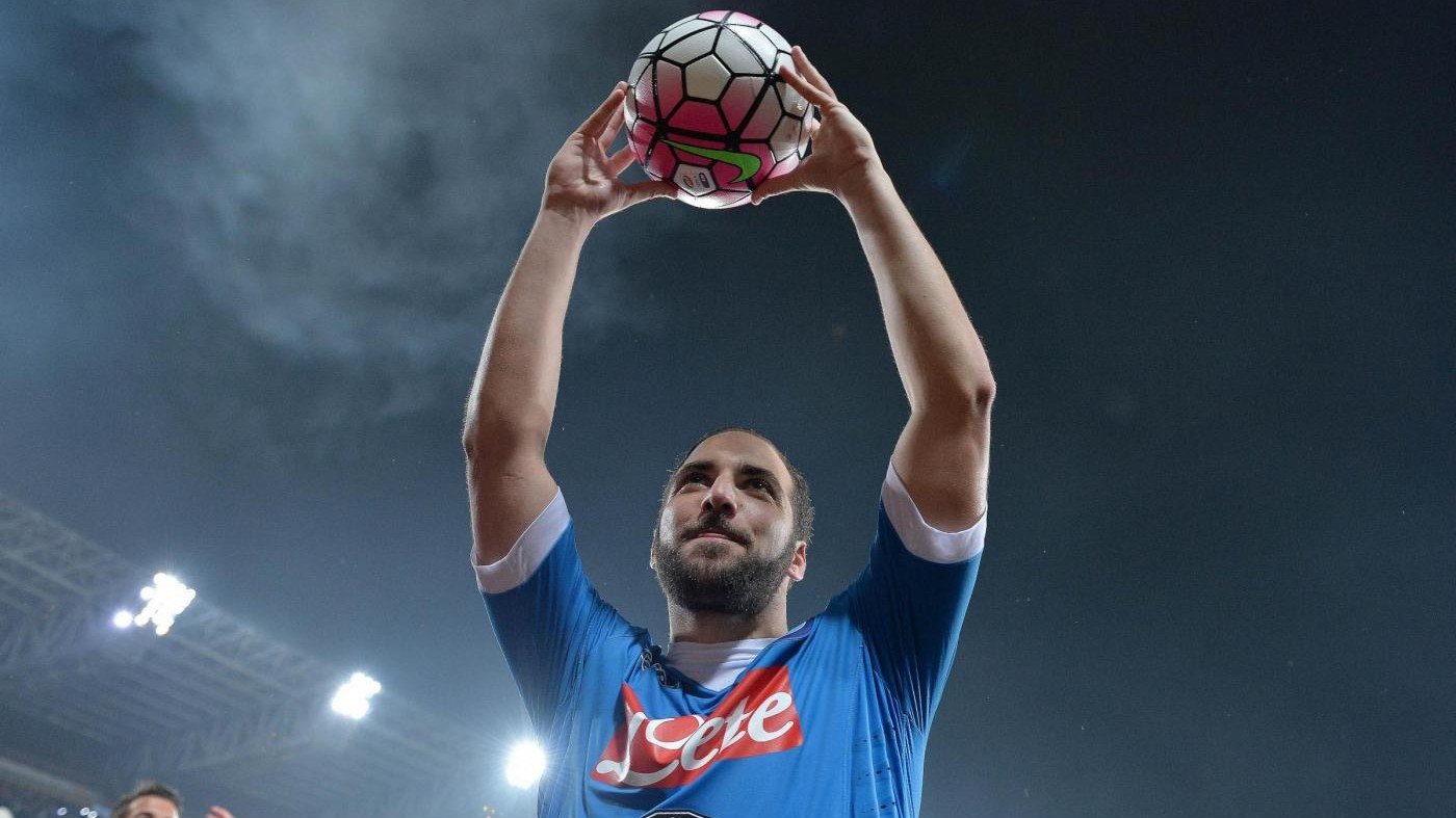 De Laurentiis: Se Higuain va alla Juve tradisce se stesso
