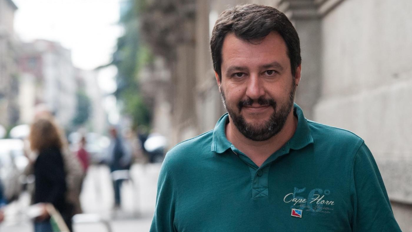 Salvini mantiene la promessa: Oggi smetto di fumare