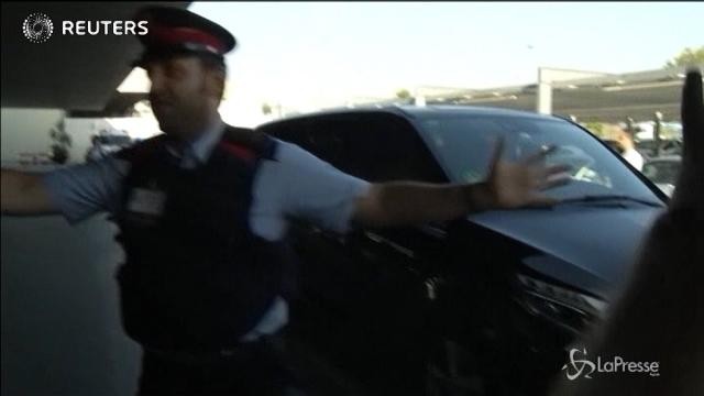 Neymar all’aeroporto di Barcellona: destinazione Parigi