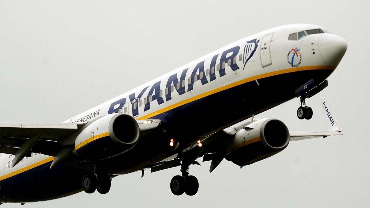 Cresce il traffico aereo: +4,5%, Ryanair prima in Italia. Boom droni