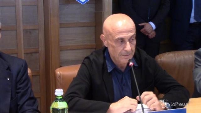 Minniti: “Finalmente Lotti non porterà più il megafono in Consiglio dei Ministri”