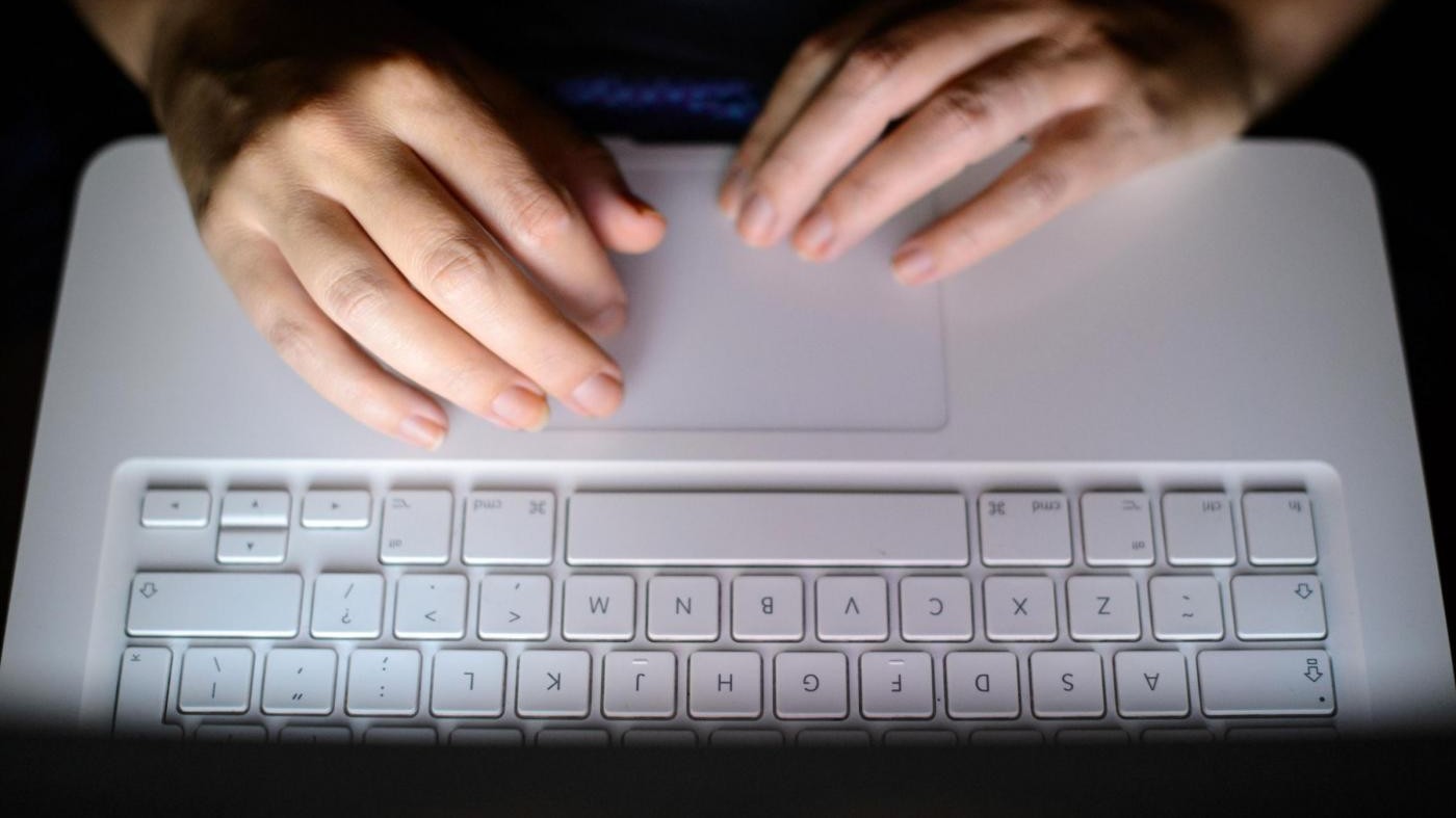 La ex lo lascia e lui pubblica sul web un video hot: arrestato