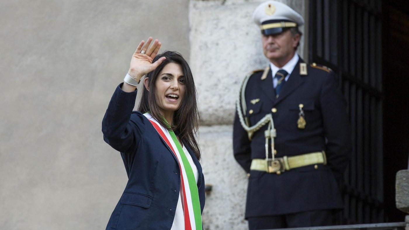 Raggi su Facebook: Pronte 2 lettere per aziende municipalizzate