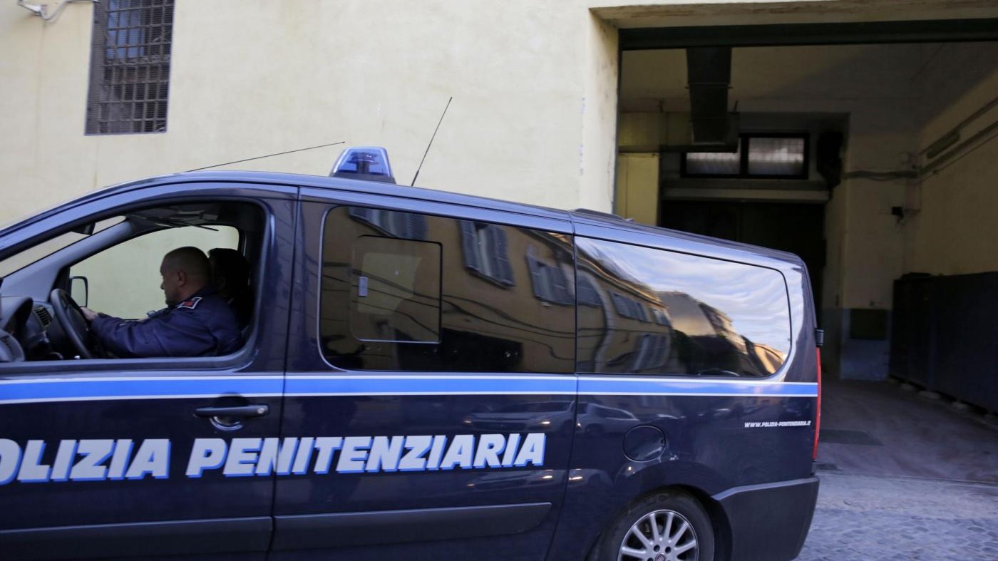 Milano, fuga dal carcere: due giovani detenuti evadono dal Beccaria