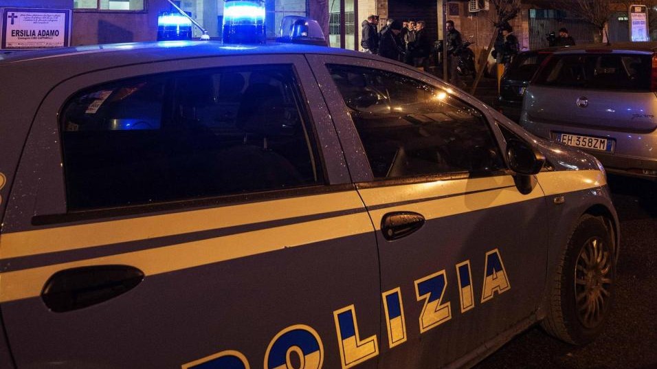 Roma, litiga con la ex e tenta suicidio da ponte Risorgimento