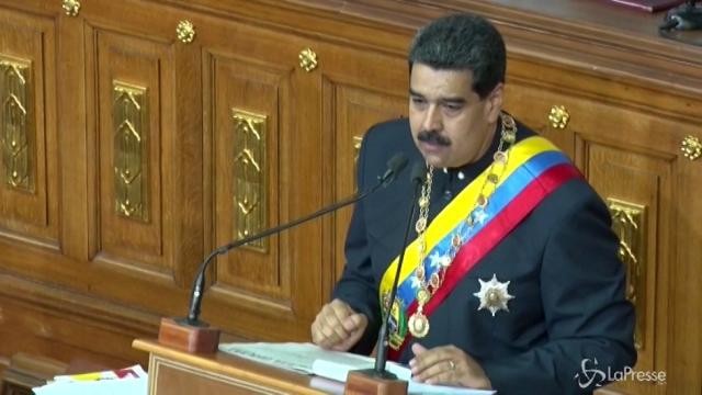 Maduro prova a uscire dall’isolamento