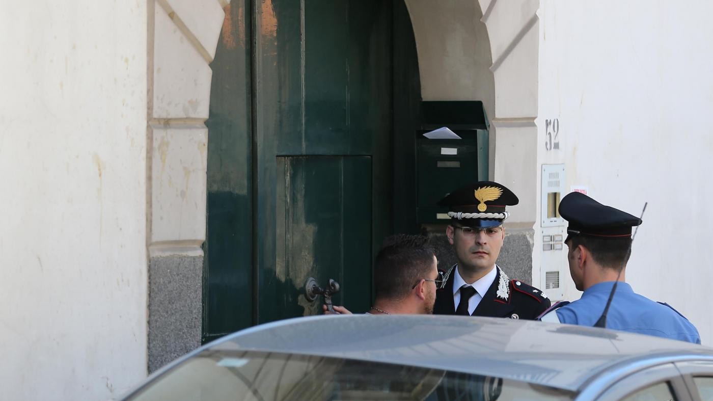 Lite tra vicini, un morto e tre feriti a Genova