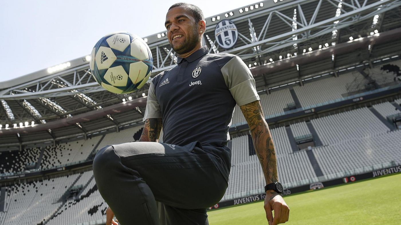 Juventus, Dani Alves si presenta: Io come Lebron James