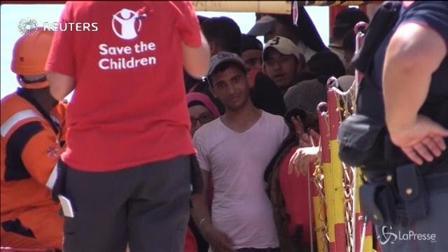 Migranti, altre Ong sospendono i soccorsi