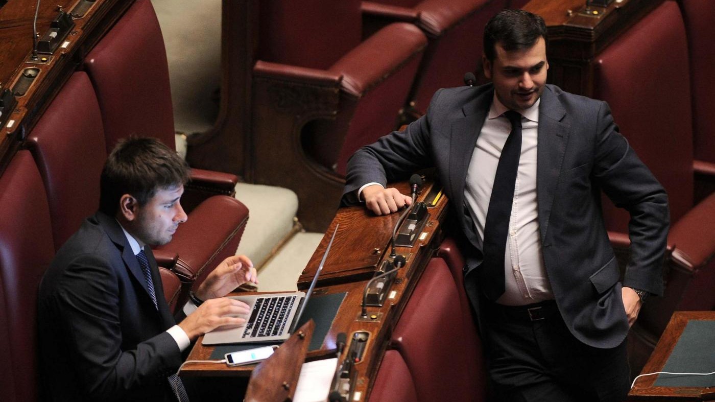 M5S attacca Staino: Lecca il c… al suo padrone Renzi