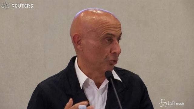 Migranti, Minniti: “Siamo nel tunnel ma si vede la luce”